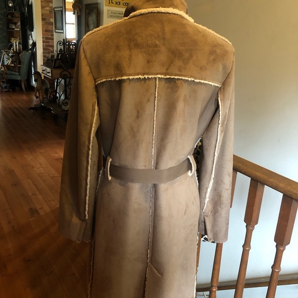 Gorgeous Lightweight Faux Sheepskin Coat /new without tags - Picture 2 of 12